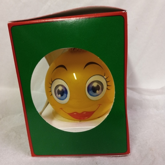 💕3/$20 Krebs Collectible Glass Emoji  Ornament "MEET ME UNDER THE MISTLETOE" 3" - Picture 1 of 4